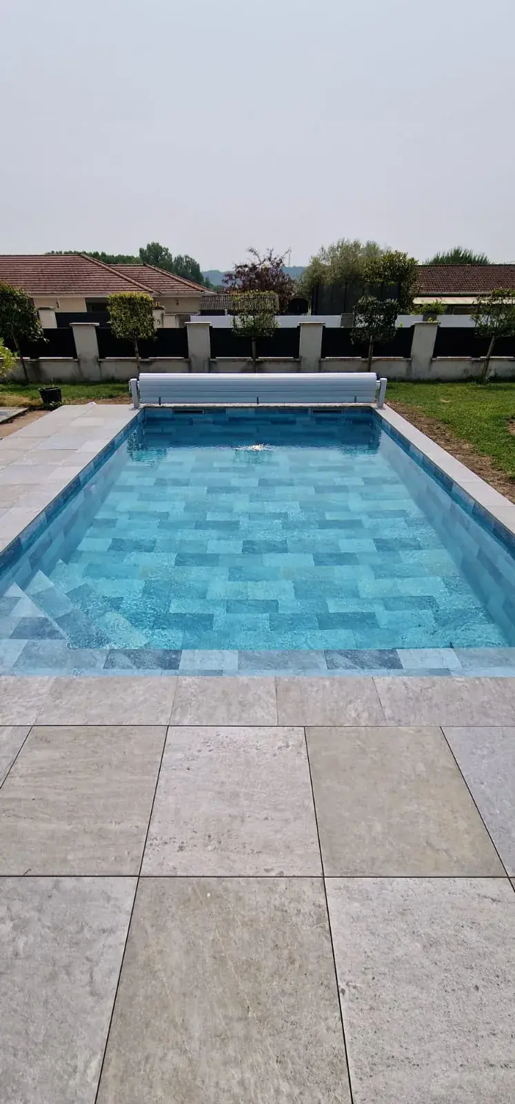 Membrane 3D StoneTile Elegance dans une piscine